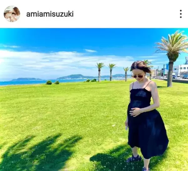 鈴木亜美、妊娠9ヶ月のふっくらお腹SHOT公開＆子供たちと海へ行ったことを報告「いっぱい遊んでほしい」