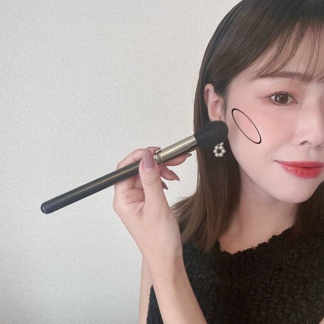 チークのW使いでリフトアップ！？血色感＆若見えする塗り方テクニック