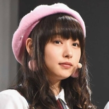 桜井日奈子、25歳の誕生日報告の微笑みピースSHOTに反響「笑顔が素敵」「最高に美しい」