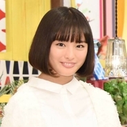 大友花恋、制服姿で笑顔を見せた『金田一』オフSHOTに反響「似合ってます」「可愛い」