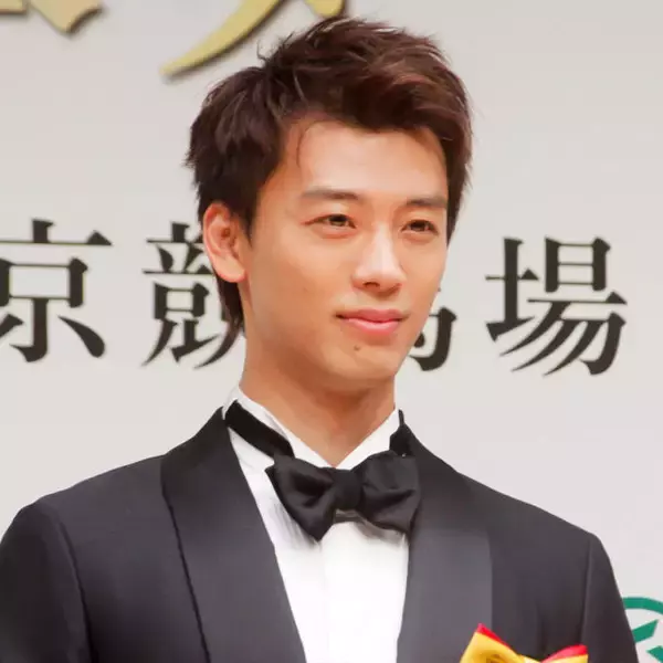 竹内涼真、色気あふれる『10DANCE』SHOTにファン興奮「かっこいい」「セクシーすぎる」