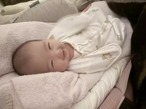 辻希美、生後3ヶ月次女のかわいらしいニッコリSHOT披露「この笑顔と 上目遣いで癒される」