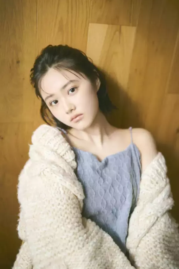 原菜乃華、ほっそり美肩チラリのキャミソールSHOT披露！天真爛漫で等身大の姿にキュン