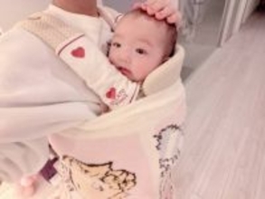 辻希美、予防接種に“泣かずニコニコ”だった次女をよしよし「偉かったよぉ～」