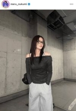 「脚長すぎる」めるる、ほっそり美肩見せのグレーコーデに反響「めちゃ似合ってる」