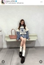 板野友美、ほっそり美脚際立つセットアップSHOTに絶賛の声「スタイル良すぎ」「似合ってる！」