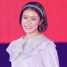 王林、夏らしさ全開の赤キャミコーデに絶賛の声「セクシー」「かっこいいなぁ」