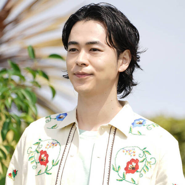 成田凌 目立ちたがり屋 で奇抜なファッションだった高校時代を明かす 変なことを 22年5月日 エキサイトニュース
