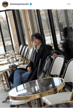 山崎賢人、コートでシックに決めたパリでのオシャレSHOTに反響「激メロ」「めっちゃかっこいい！」