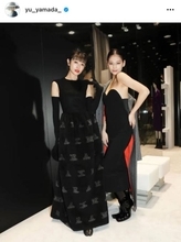 山田優、西内まりやとのクールビューティーな2SHOTに称賛の声「かっこいい！！」「べっぴん」