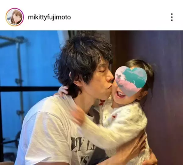 庄司智春が娘に頬キス！藤本美貴が公開した“幸せの塊”SHOTにファンほっこり「イケメンパパさん」「思わずニッコリ」