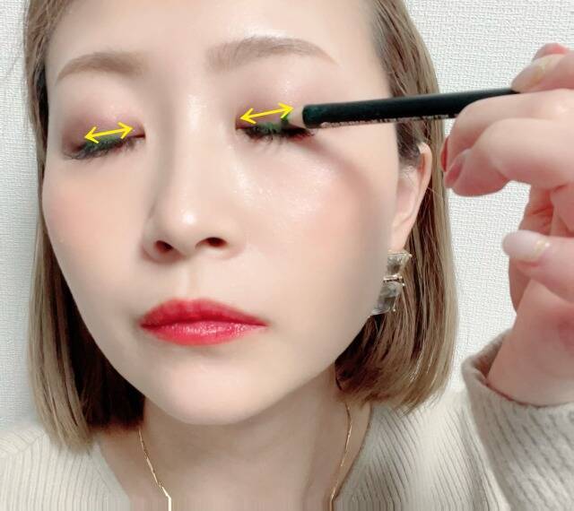 新しいカラーライナーの使い方！誰でも簡単に春の垢抜け顔になれるアイメイク