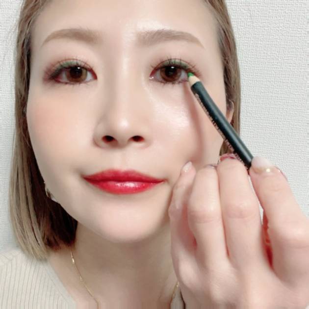 新しいカラーライナーの使い方！誰でも簡単に春の垢抜け顔になれるアイメイク