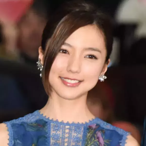 「エモ！」真野恵里菜、モー娘。譜久村聖との顔寄せ2SHOTに「楽しそうな日本ライフ見れて幸せ」の声