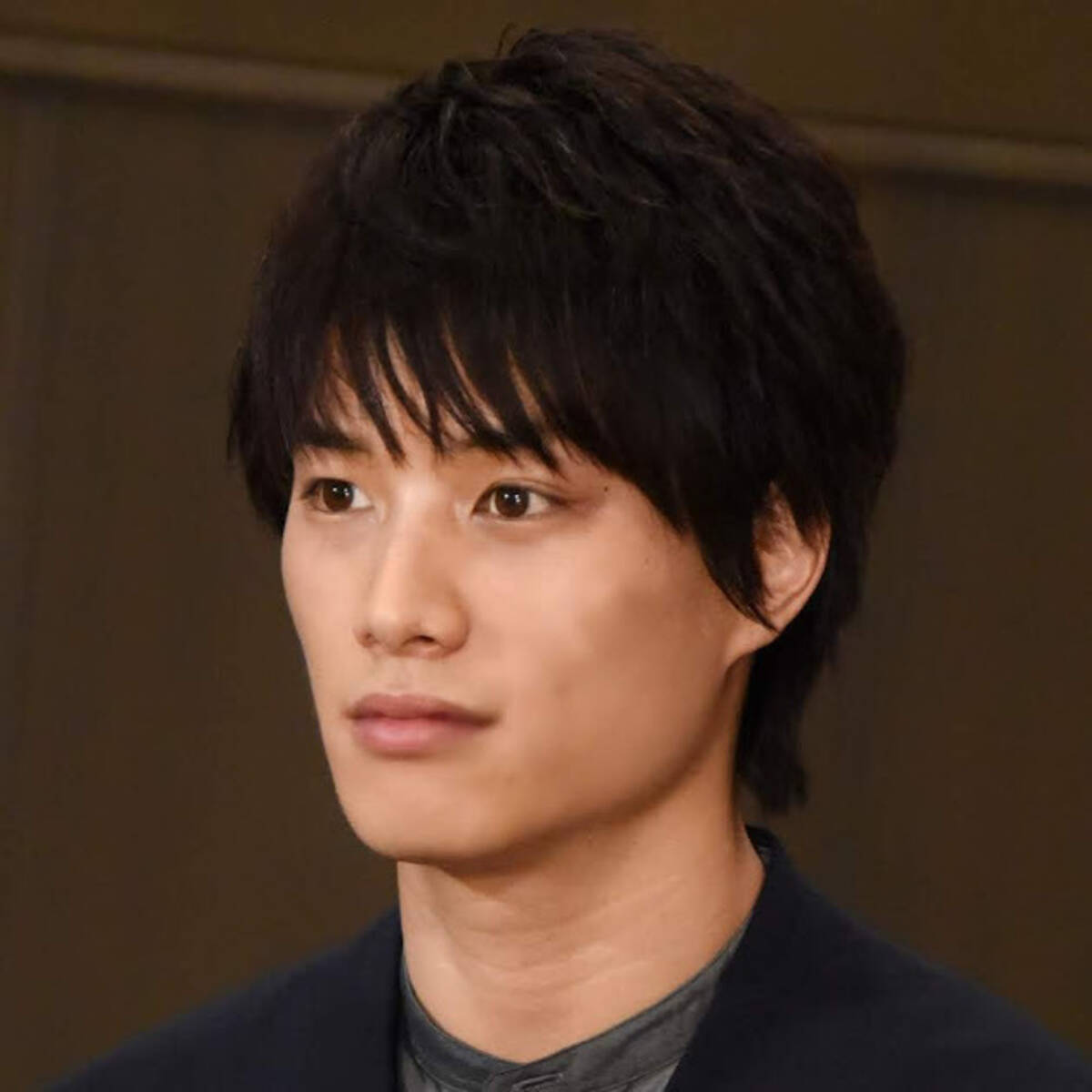 筋トレ始めました」鈴木伸之、肉体美を披露したトレーニングSHOTに反響 