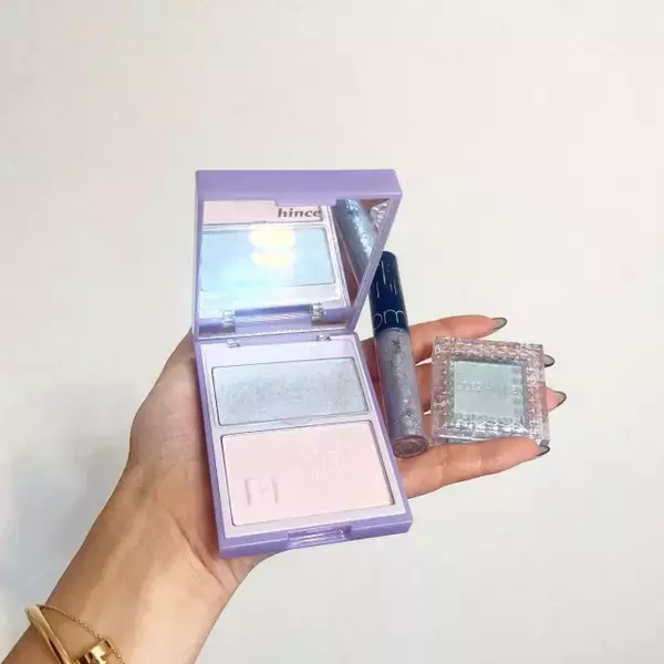 冬のラメはブルーカラーが可愛い！絶対ハマる青ラメアイテム