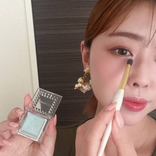 一瞬で顔が盛れる！ワンポイントで垢抜けするメイクテクニック