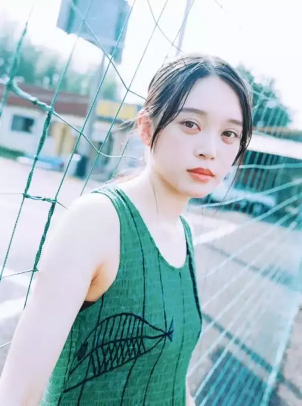 朝ドラヒロイン決定の高石あかり、自然体な儚さと美しさがあふれる新感覚のアートカレンダー発売決定