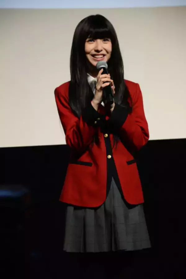 浜辺美波、あるブレイク芸人のファンだと告白「ぜひお話してみたい」