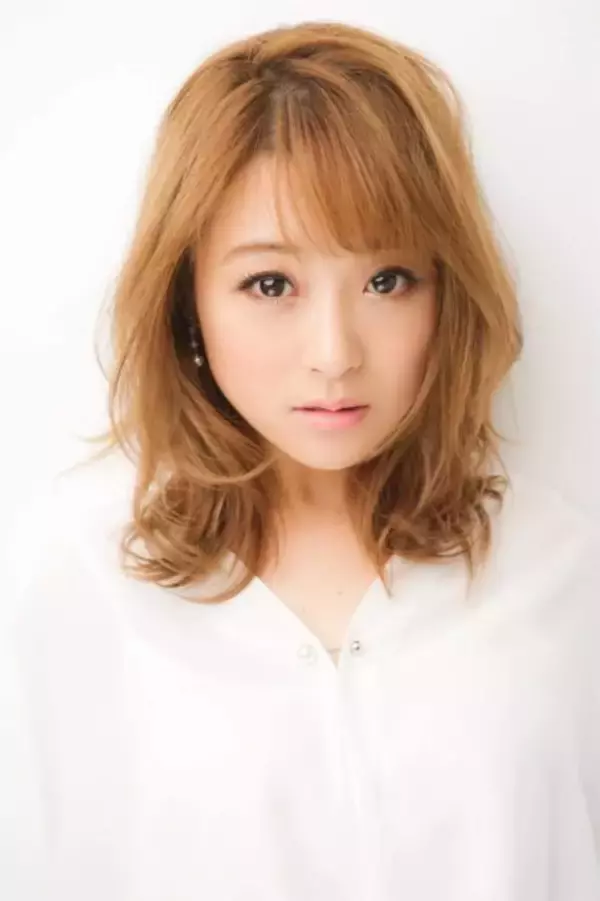 鈴木奈々、久々の“ギャル姿”変身に喜び「旦那さん…」