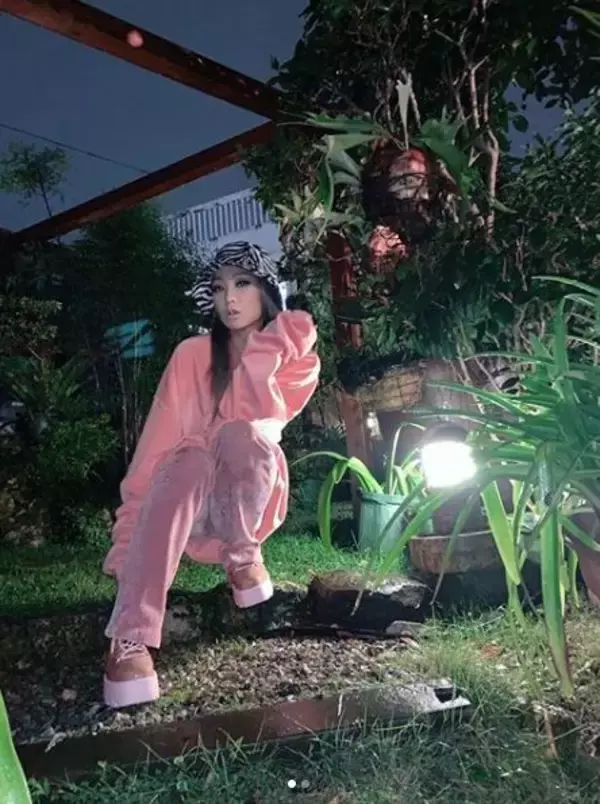 倖田來未、“全身ピンク”の私服コーデ公開に「鬼かわいい」「似合いすぎ」の声