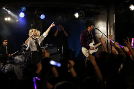 篠原涼子主演ドラマ「オトナ女子」の主題歌がヒット中の中島美嘉が、新プロジェクト“MIKA RANMARU ”でロックを熱唱