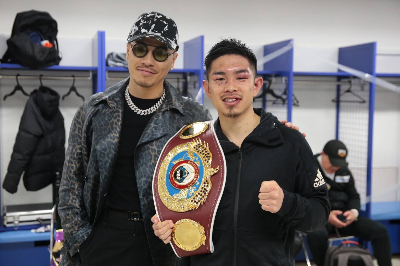 ボクシング井岡一翔の初防衛戦でak 69が生ライブ入場でエール 年1月1日 エキサイトニュース
