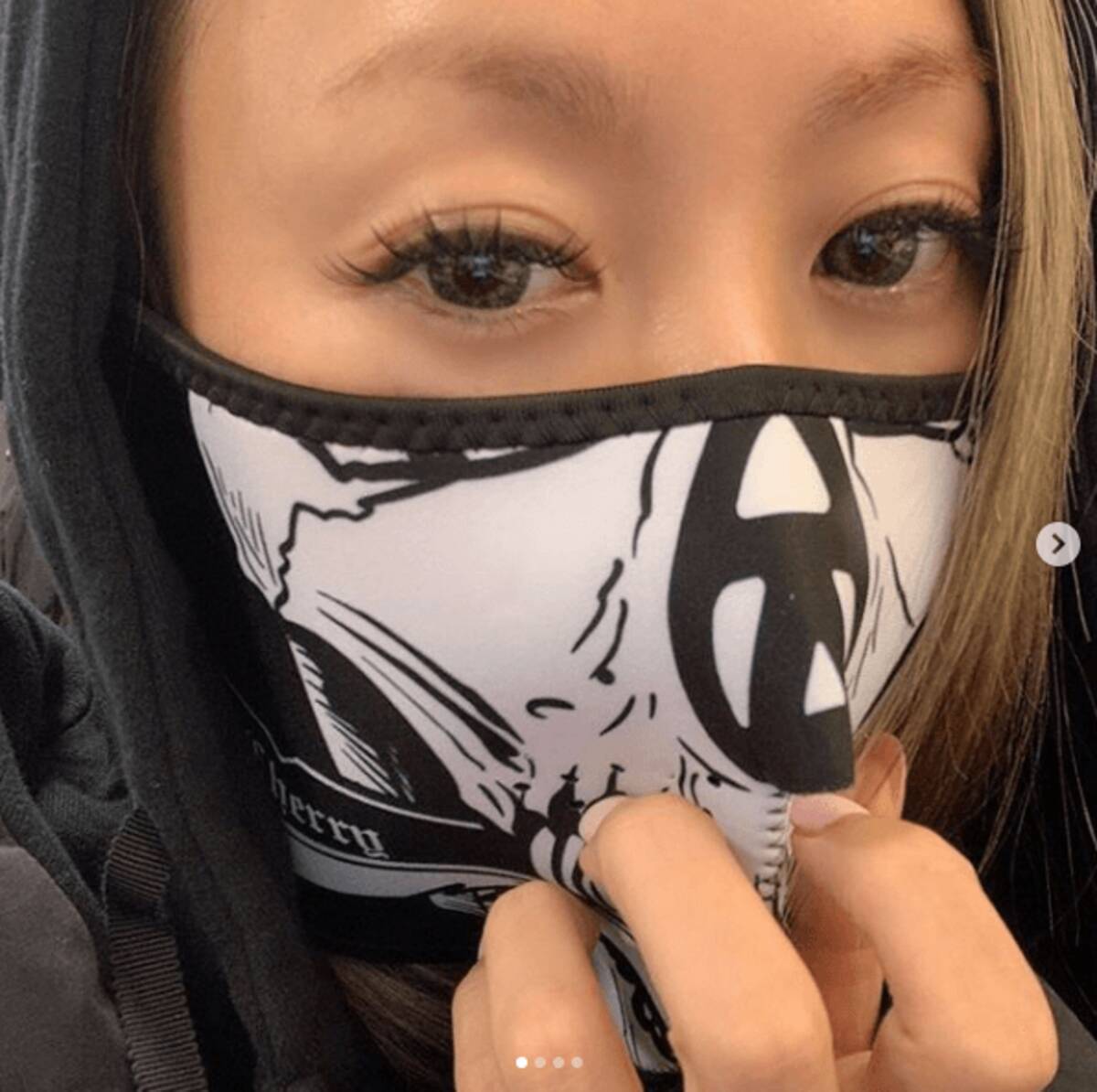 倖田來未 マスク代わり のドクロフェイスshotに 肌綺麗