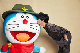 木村拓哉がドラえもんにキス Oggi 表紙に仲良く登場 年2月19日 エキサイトニュース