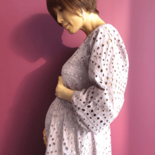 hitomi、“妊娠、折り返し地点”6ヶ月のぽっこりお腹とマイナートラブル明かす「いろいろなコトが起きてます」