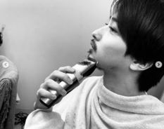 横浜流星、“1ヶ月蓄えた髭”を剃る写真を公開して反響「どっちにしても男前」「素敵です」