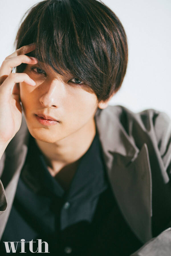 横浜流星 クールな眼差しをたたえた 眼福ビジュアル を公開 年6月28日 エキサイトニュース 横浜流星 クールな眼差しをたたえた 眼福ビジュアル を公開 年6月28日 エキサイトニュース