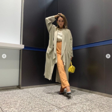 「スタイルがバツグン」倖田來未、オレンジ系パンツが映えるコーデSHOTに「本当に憧れ」の声