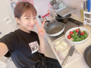 辻希美、自家製野菜でカレー作り＆息子3人“大はしゃぎ”SHOTも公開「賑やかな我が家」