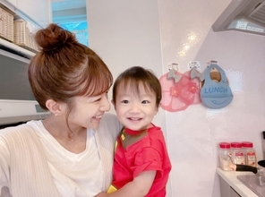 辻希美、笑顔な三男への顔寄せSHOT＆一歳七ヵ月で吊り輪にぶら下がる様子を公開し「逞しいわぁ」