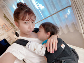 辻希美、すやすや三男の抱っこSHOT＆シャボン玉に夢中な写真を公開「可愛いです」