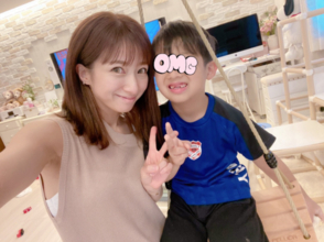 辻希美、歯が抜けた次男の笑顔＆“おうちプール”での水着SHOT公開「可愛いからママは好き」