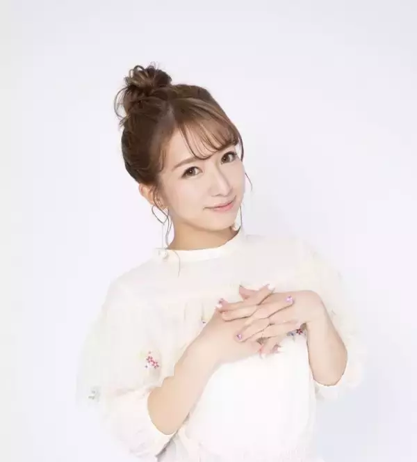 辻希美、プールが苦手な三男の“水遊びSHOT”公開「足だけ入って遊んでくれました」