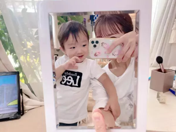辻希美、“イヤイヤday”だった三男との自撮りSHOT公開＆洗面所のリフォームを報告
