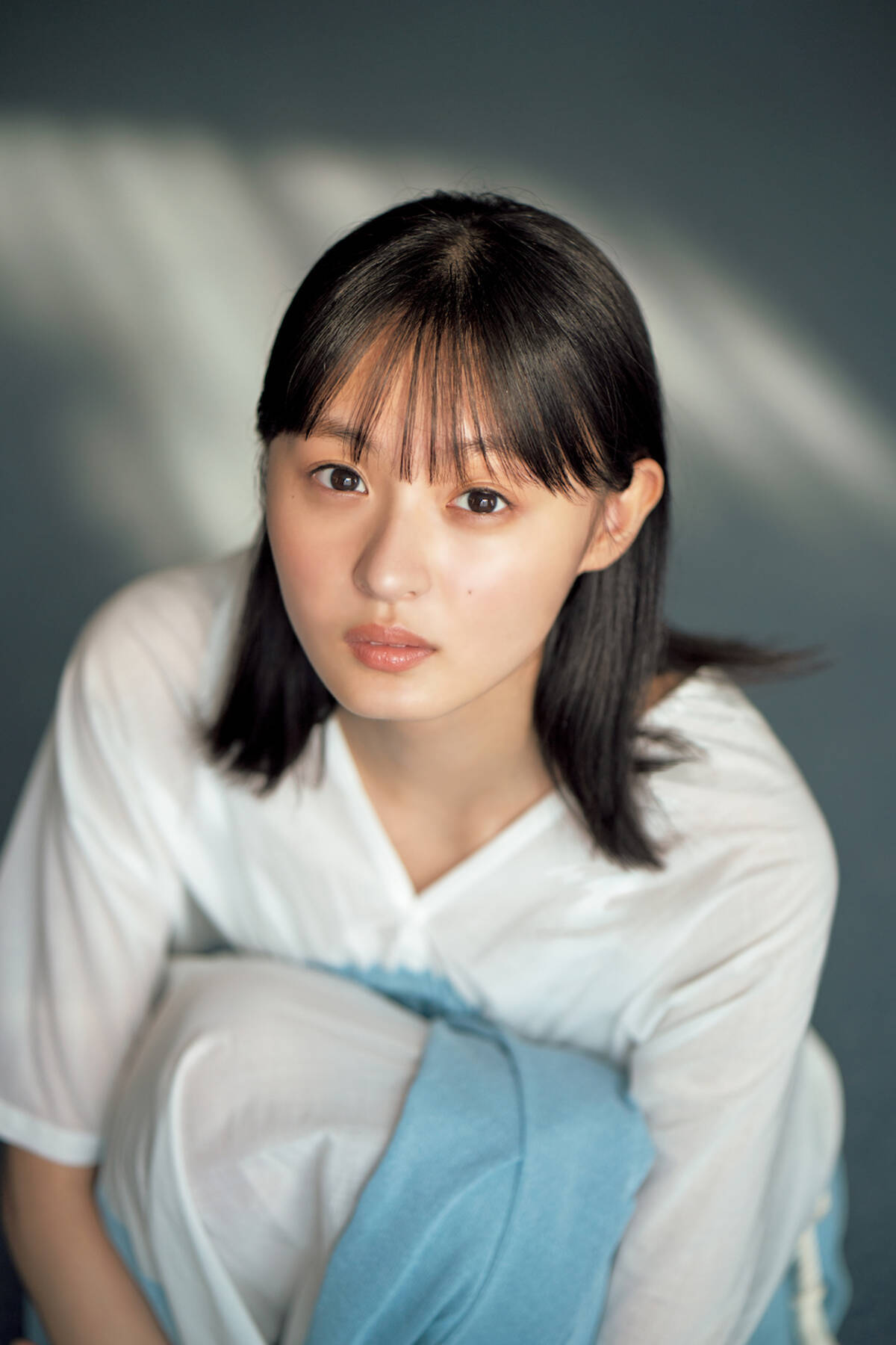 乃木坂46・遠藤さくら、“儚さ”を詰め込んだ魅力あふれるカットを公開 