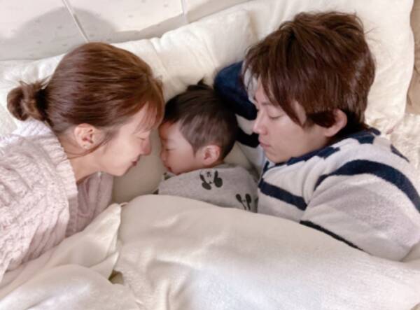 辻希美 夫 杉浦太陽 三男との親子3人 添い寝shot 公開 幸せ時間しました 2020年12月3日 エキサイトニュース
