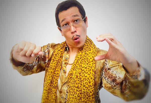 ピコ太郎 フランス パリでも引っ張りだこ メディア出演や大物俳優との出会いを報告 素晴らしき経験に感謝 16年12月7日 エキサイトニュース
