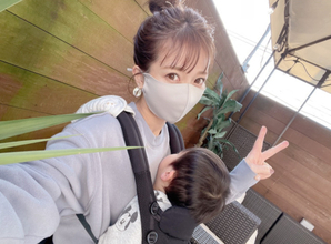 辻希美、三男と遊ぶ次男の姿を公開し「そのまま成長してね」「助かる」