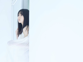 乃木坂46・賀喜遥香、透明感あふれる“純白”キャミワンピSHOT公開