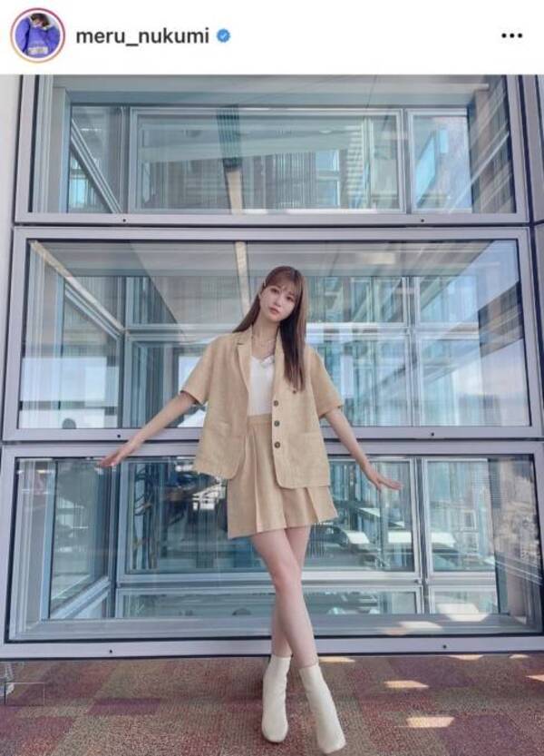 超絶スタイル抜群 めるる セットアップの美脚コーデに反響 足が長い 21年4月23日 エキサイトニュース