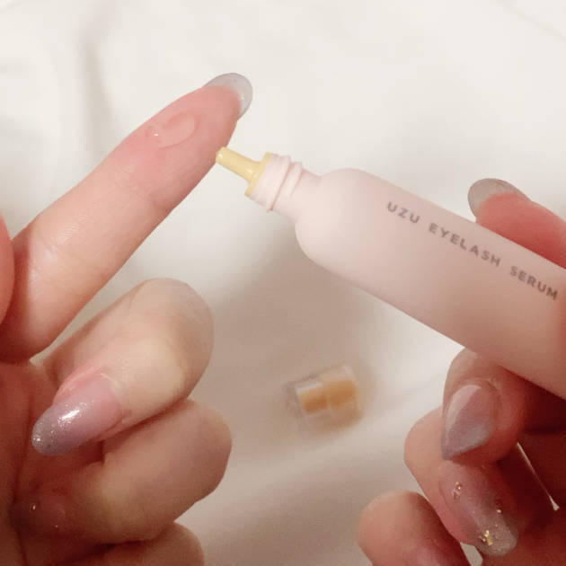 【プロが教える】マルチなアイケアが便利！UZUのまつ毛美容液が人気な理由は？