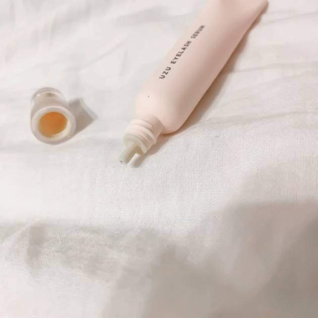 【プロが教える】マルチなアイケアが便利！UZUのまつ毛美容液が人気な理由は？