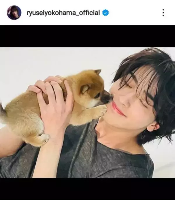 横浜流星、子犬を抱いた笑顔＆クールな横顔SHOTにファン興奮「なんてイケメン」「最高過ぎん!?」
