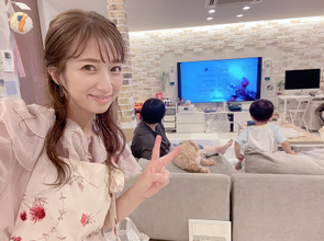 辻希美、“お邪魔虫ボーイ”な三男の乱入SHOT公開「なかなか進まず」「だいぶ押して終えましたぁ」