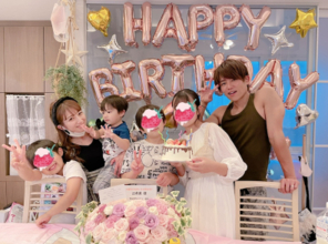 辻希美、34歳バースデーの家族6SHOT公開&子どもたちの手作りケーキに感激「子ども達からの愛が…」